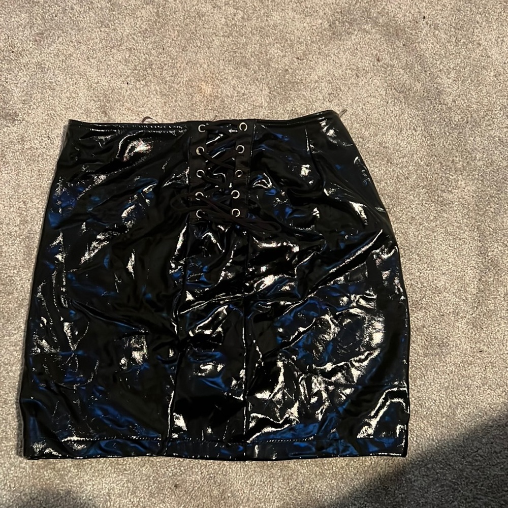 short shiny black dress too tight for me but really cute designs